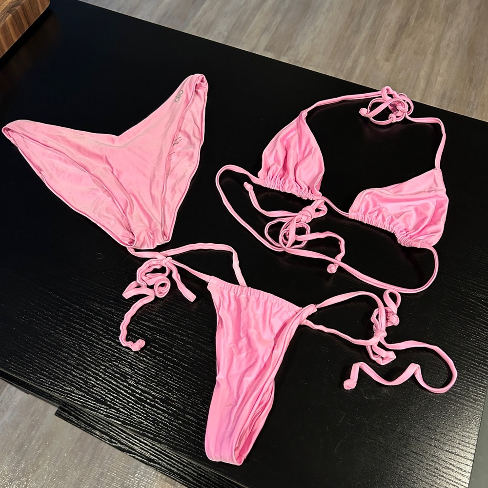 ALO YoGA X FRANKIES Bikini Set